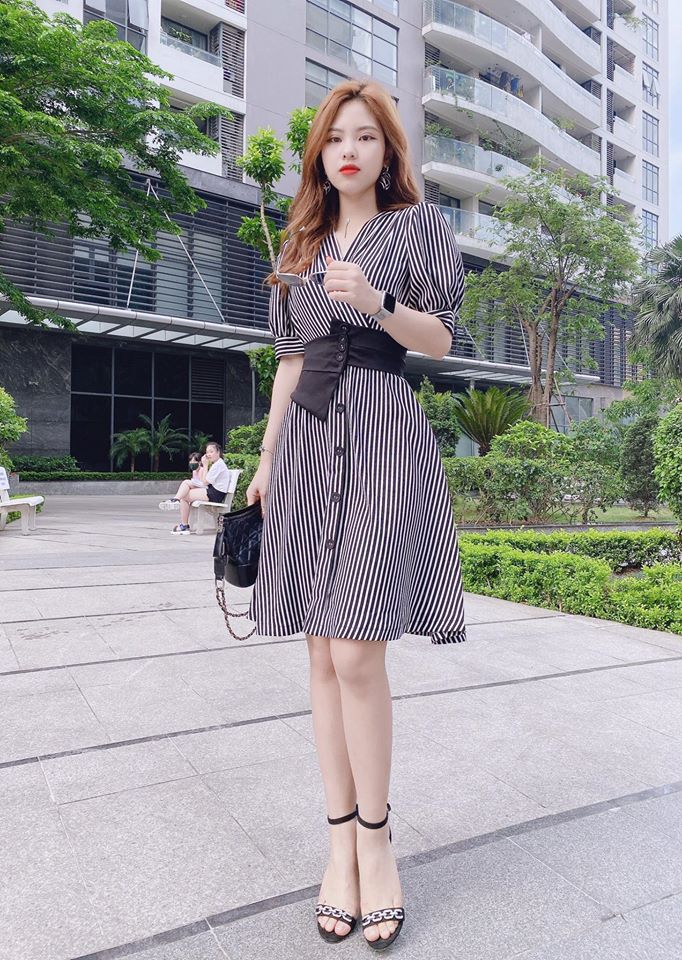 black-and-white-striped-dresses-with-black-belt-v1460-1