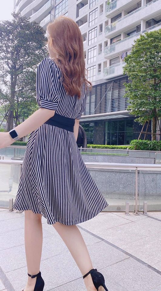 black-and-white-striped-dresses-with-black-belt-v1460-3